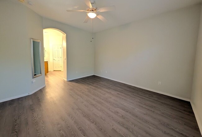 Building Photo - 3 Bedroom Home in the Crismon Crossing Com...