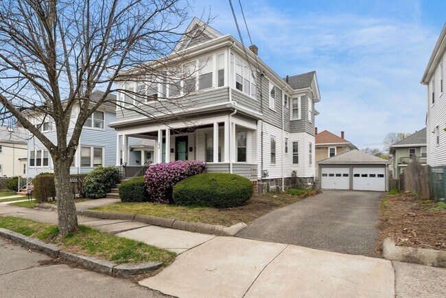 Building Photo - 252 Safford St