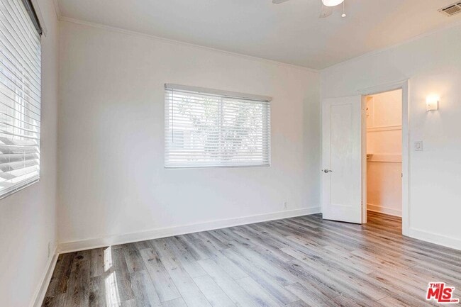 Building Photo - 2215 N Niagara St