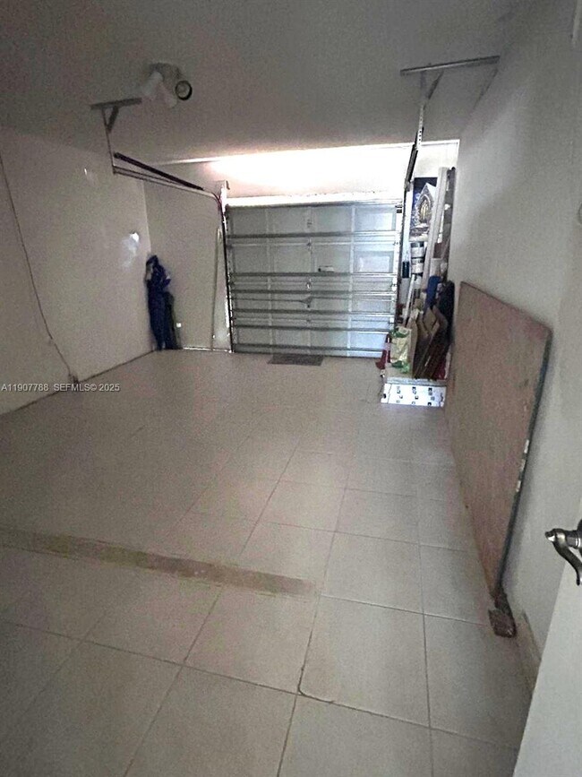 Building Photo - 10934 SW 146th Ave