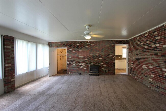 Building Photo - 2944 Piedmont Dr
