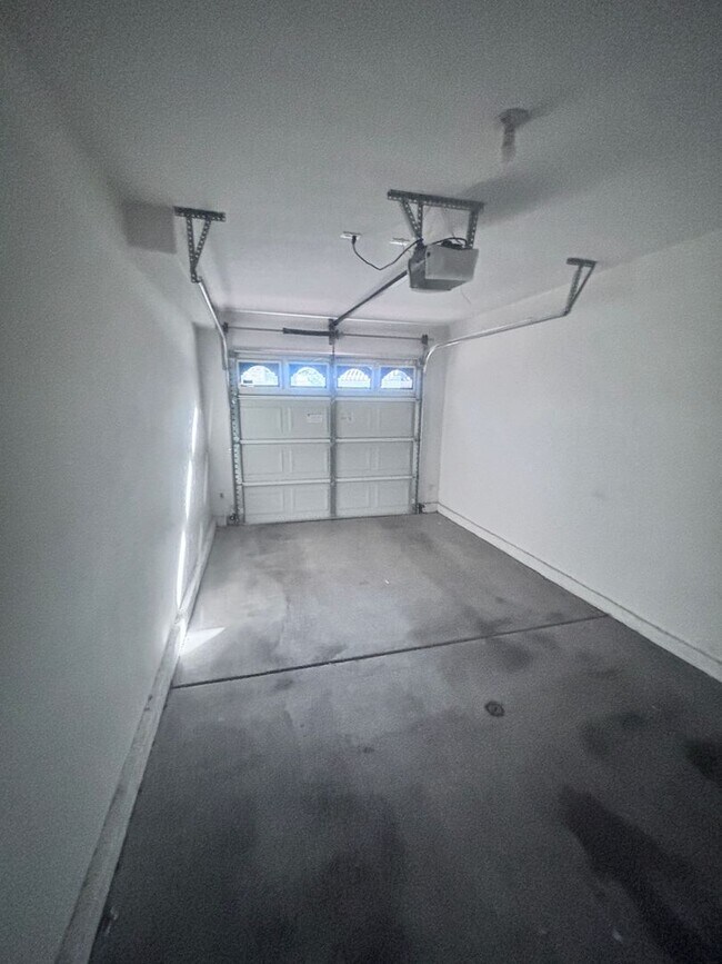 Building Photo - 2 bed / 2 bath Condo in Painted Desert Guard Gated Community