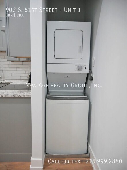 Building Photo - 902 S 51st St