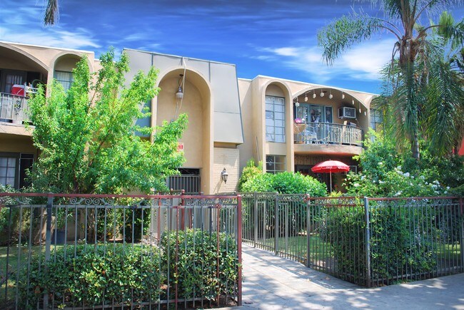 Primary Photo - Rayen Apartments