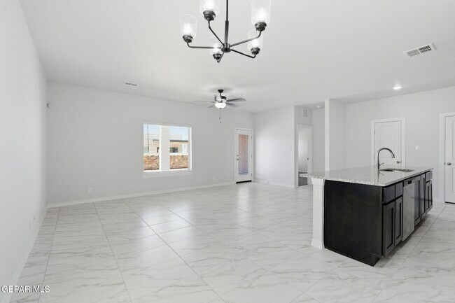 Building Photo - 909 Larkhall Pl