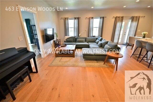 Building Photo - Stunning 6 Bedroom Fort Union Home! No Dep...