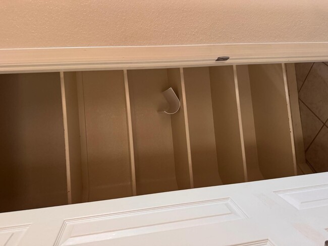 Building Photo - 979 E Brentrup Dr