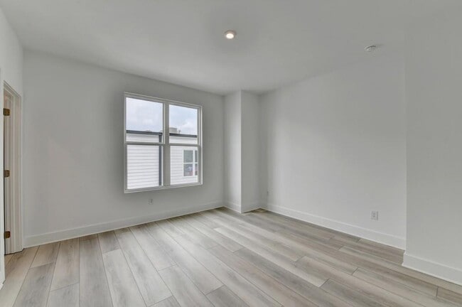 Building Photo - 503 Motivation Cir NW