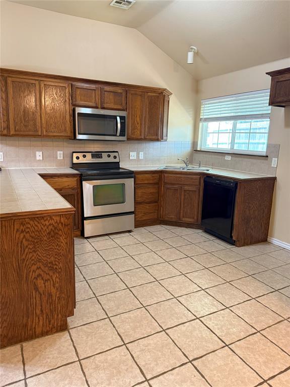 Building Photo - 1421 Teakwood Dr