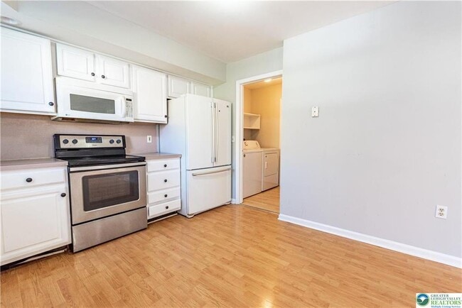 Building Photo - 2657 Tamlynn Ct