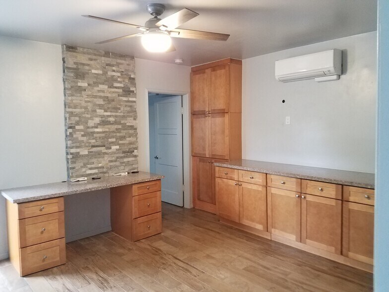 Building Photo - 4142 Brunswick Ave