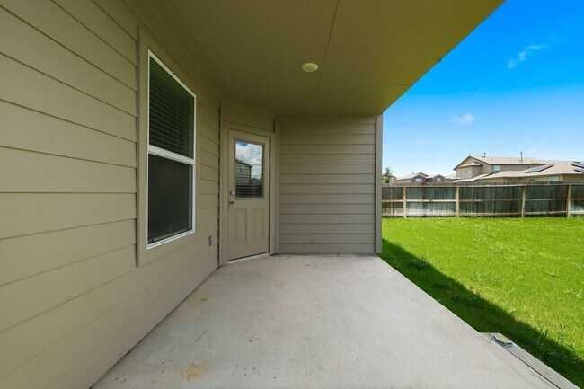 Building Photo - ***MOVE-IN SPECIAL: ONE WEEK FREE***Spacious Two-Story Home with Solar Panels, Luxury Features an...