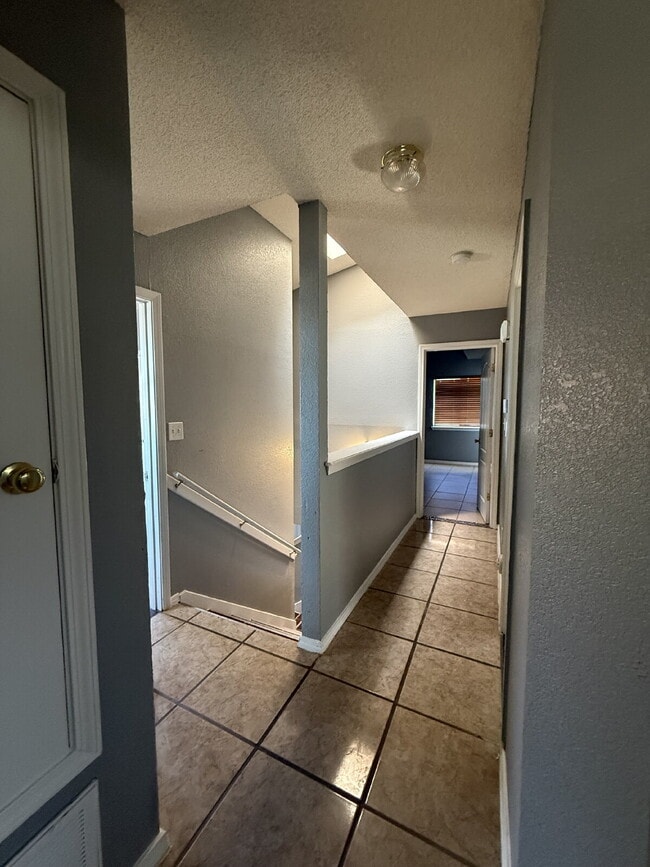 Building Photo - 14157 Tierra Delfin Dr