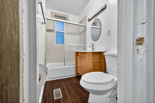 Building Photo - 1922 N Whipple St