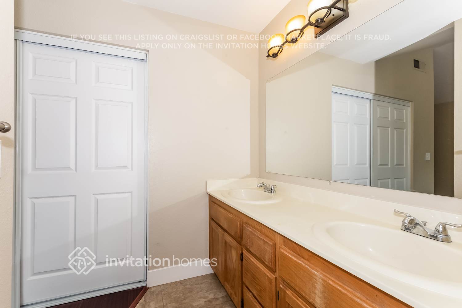 Building Photo - 8448 Bramble Bush Cir