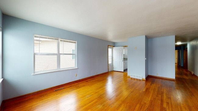 Building Photo - Spacious Two Bedroom with TONS of storage