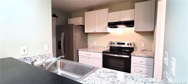 Building Photo - 667 Bartons Landing Pl