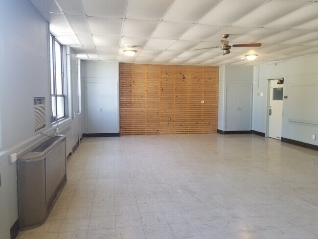 Building Photo - 345 6th St