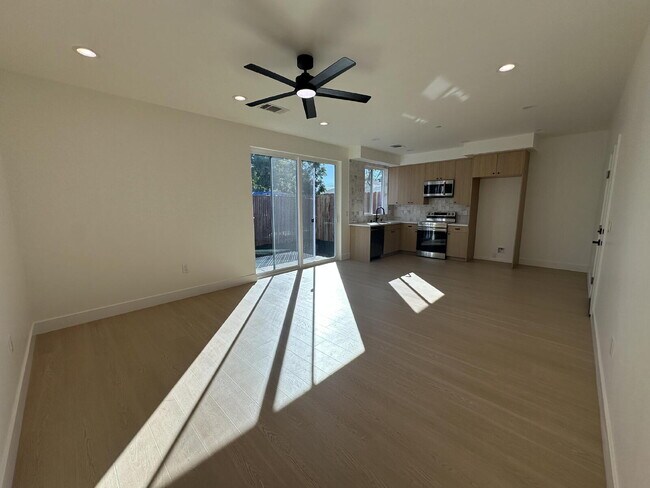 Building Photo - Brand New Construction Unit for Rent - 3 Bed | 2 Bath