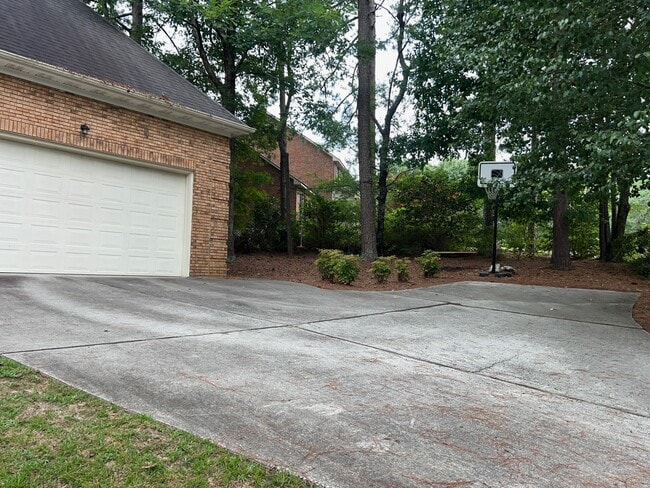 Building Photo - 126 Dewberry Ln
