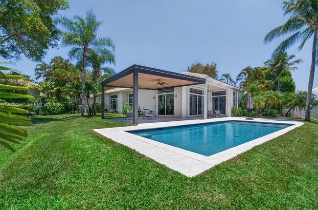 Building Photo - 2576 Bay Pointe Dr