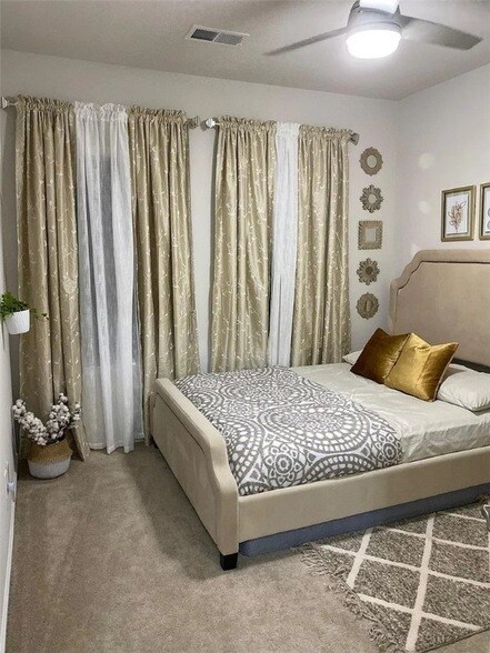 Building Photo - 2008 Hemlock Ln