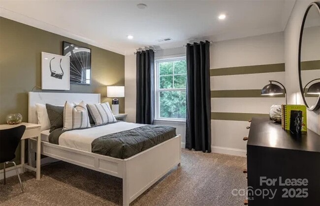 Building Photo - 19016 Yellow Birch Dr