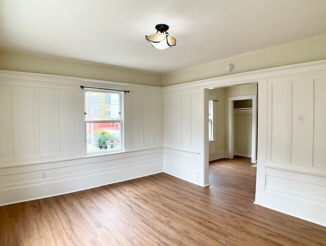 Primary Photo - TOP FLOOR, Corner Studio. Hardwood Floors!...