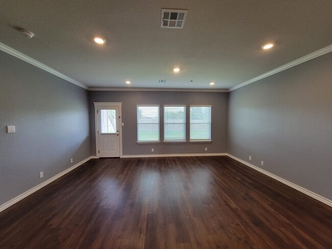 Primary Photo - Brookstone Creek Beauty – 4 Bedrooms, 3 Ba...