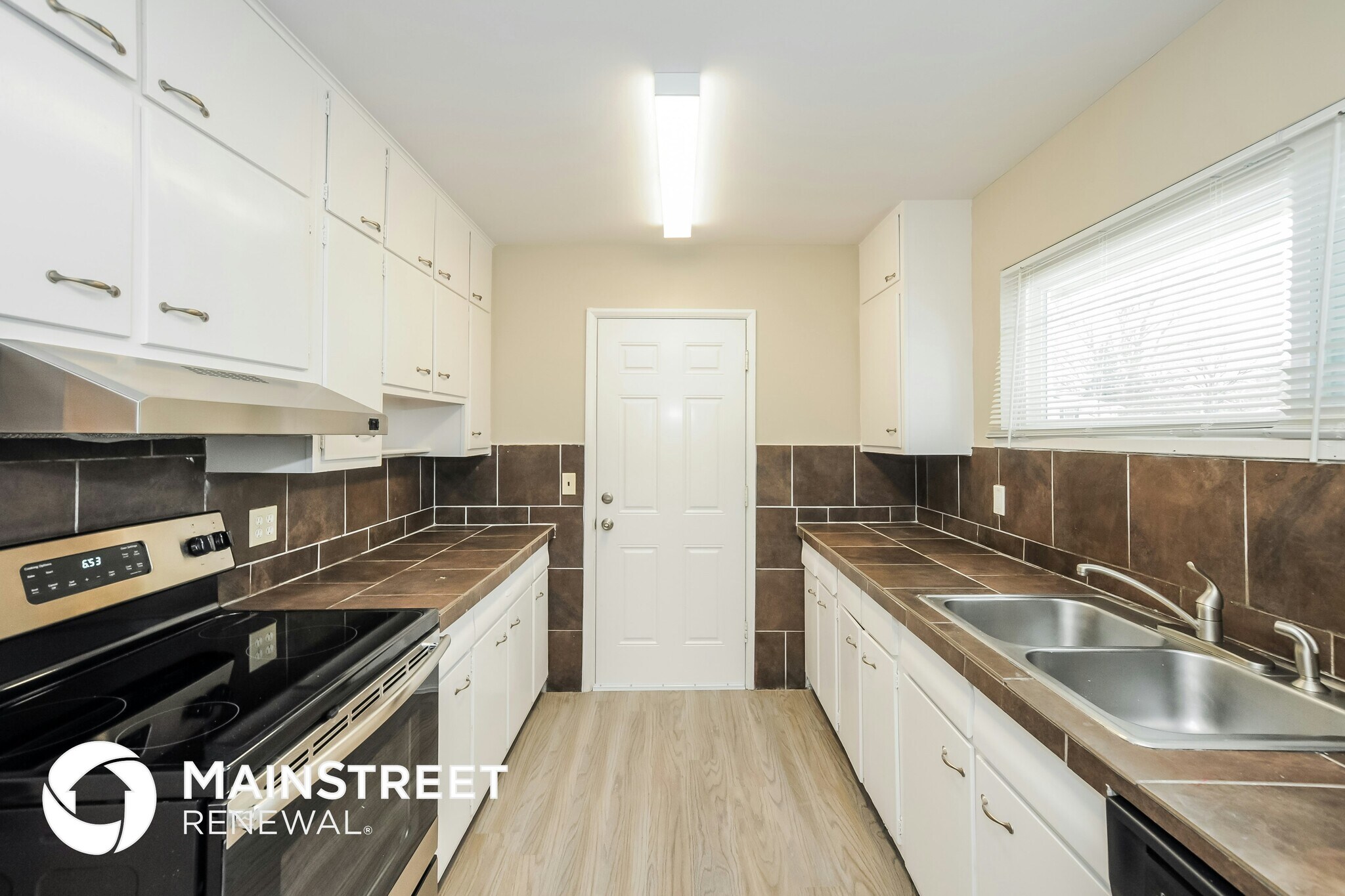 Building Photo - 8003 E 90th Terrace