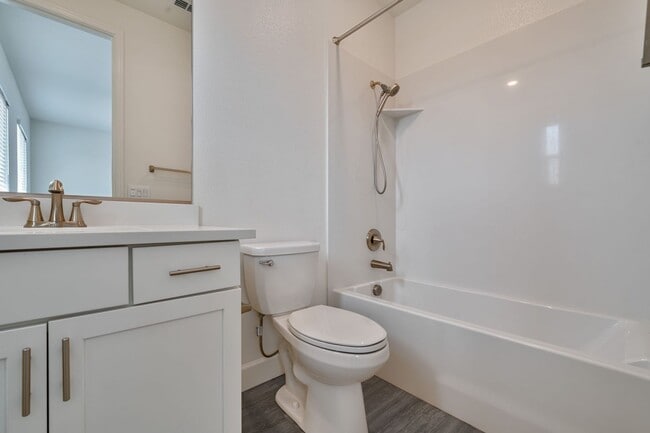 Building Photo - Luxury 5 Bedroom Home in Serrano – Spaciou...