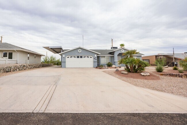 Building Photo - 3 BEDROOM 2 BATH 2 CAR GARAGE POOL HOME W/...