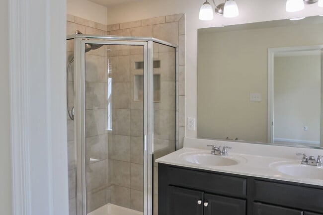 Building Photo - 15200 Lady Lauren Ln