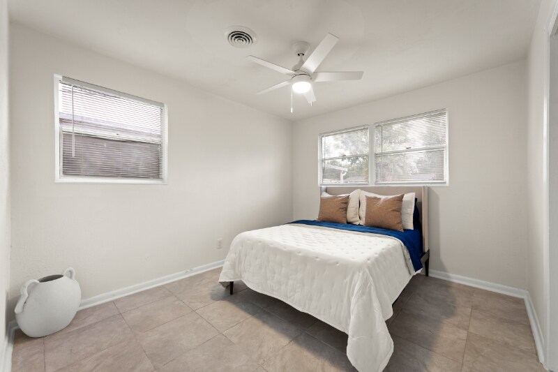 Building Photo - 6750 Snow White Dr
