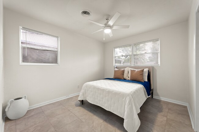 Building Photo - 6750 Snow White Dr