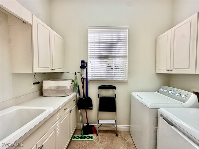 Building Photo - 28576 Via D Arezzo Dr