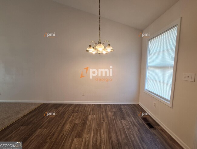 Building Photo - 6651 Breckenridge Dr