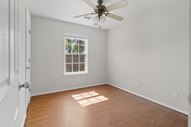 Building Photo - 2912-2914 Fairway Hamlet Ct