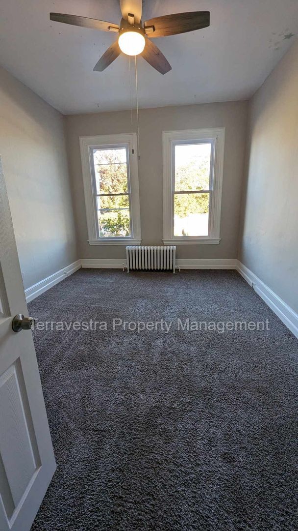 Building Photo - 506 N High St