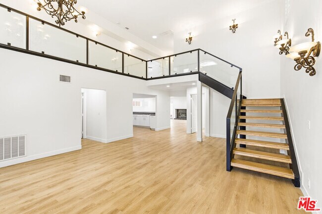 Building Photo - 23114 Mariano St