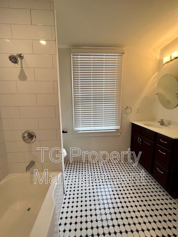 Building Photo - 30A Sanford St