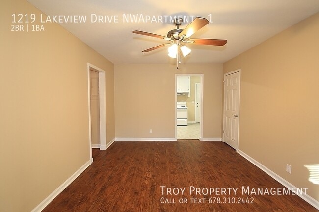 Building Photo - 1219 Lakeview Dr NW