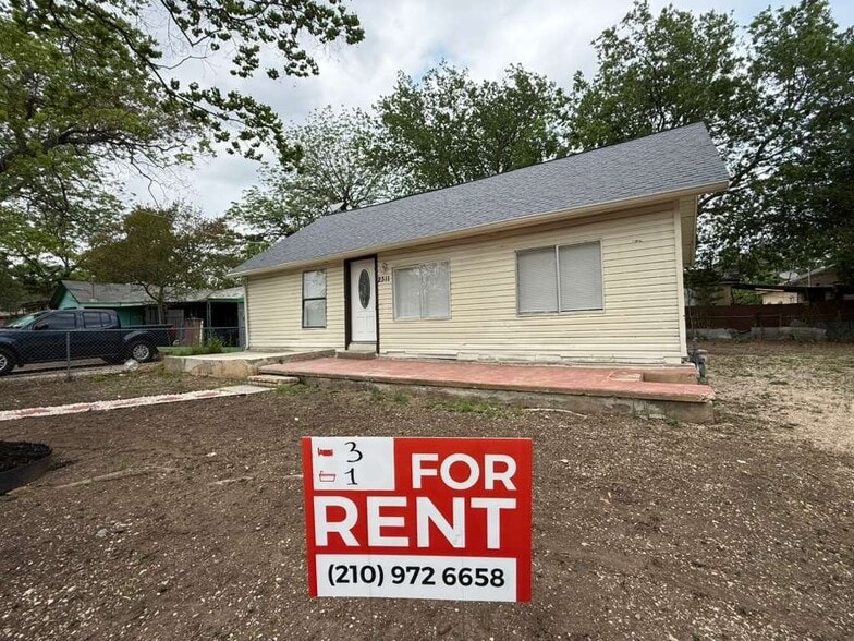 Building Photo - 2311 Potosi St