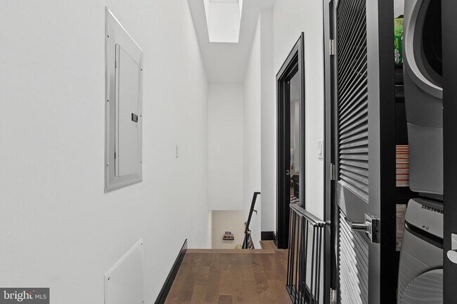 Building Photo - 519 N 38th St