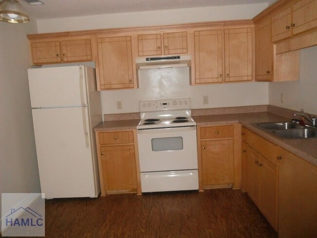 Building Photo - 1113 Kelly Dr