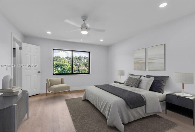 Building Photo - 8535 Casa Del Lago