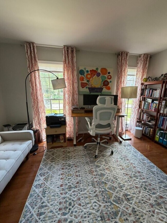Building Photo - SPACIOUS SF HOME IN GERMANTOWN