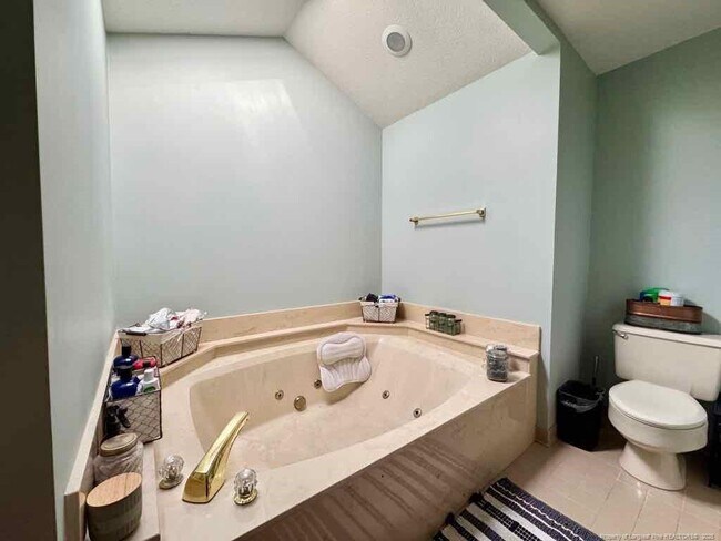 Building Photo - 3088 Fairway Woods