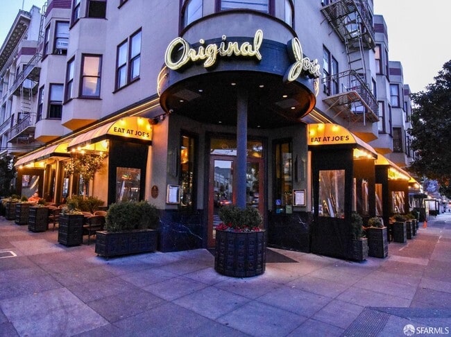 Building Photo - 5 Montague Pl