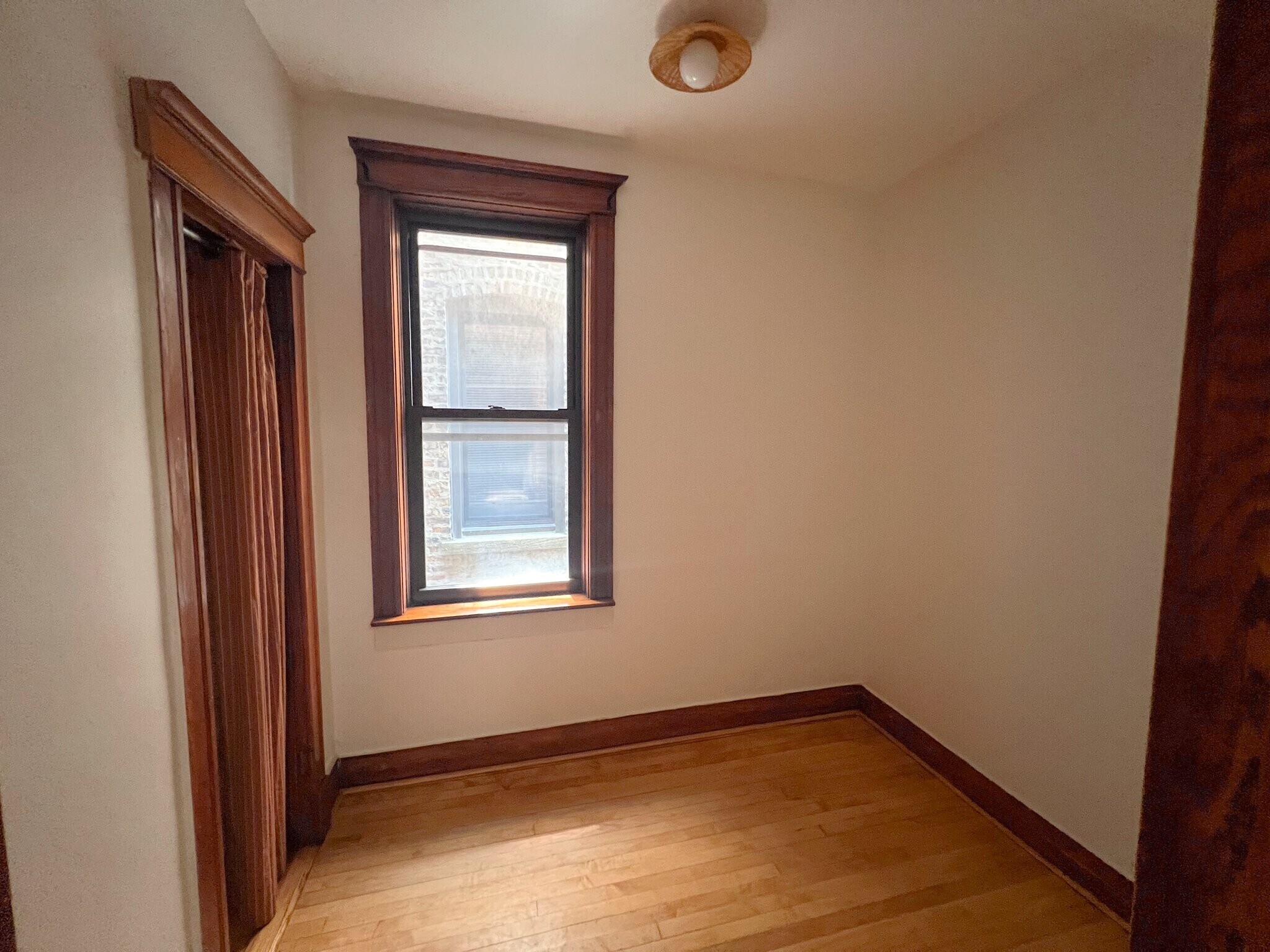 Building Photo - 909 N Campbell Ave